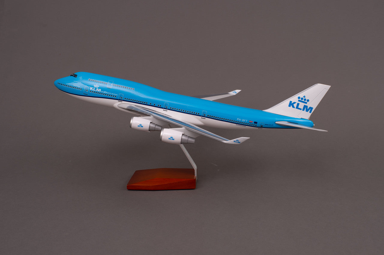 AVION A ESCALA KLM 747 1:130