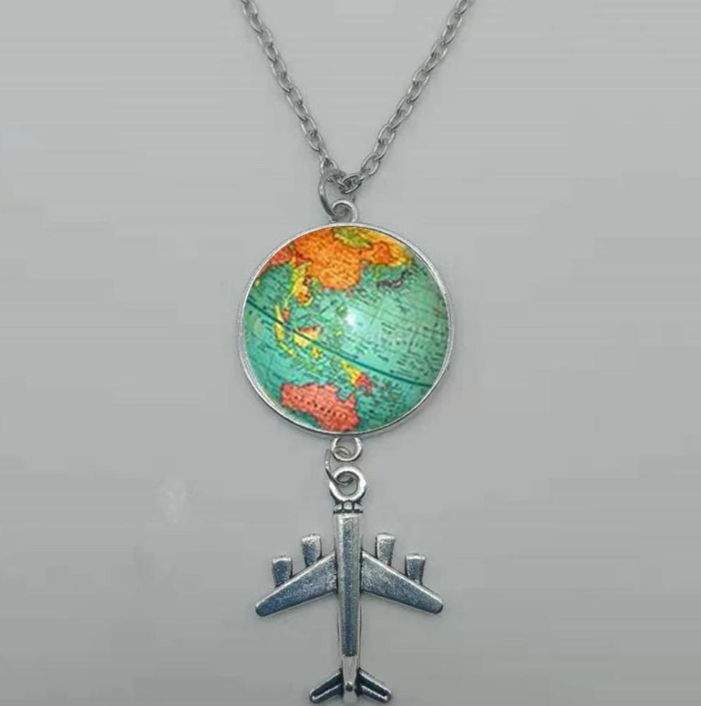 COLLAR DE MUNDO Y AVIÓN