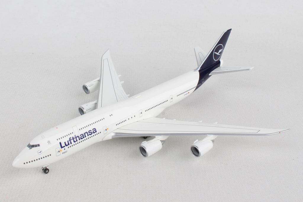 HERPA LUFTHANSA 747-8 1/500 NEW LIVERY - Sky Crew PTY