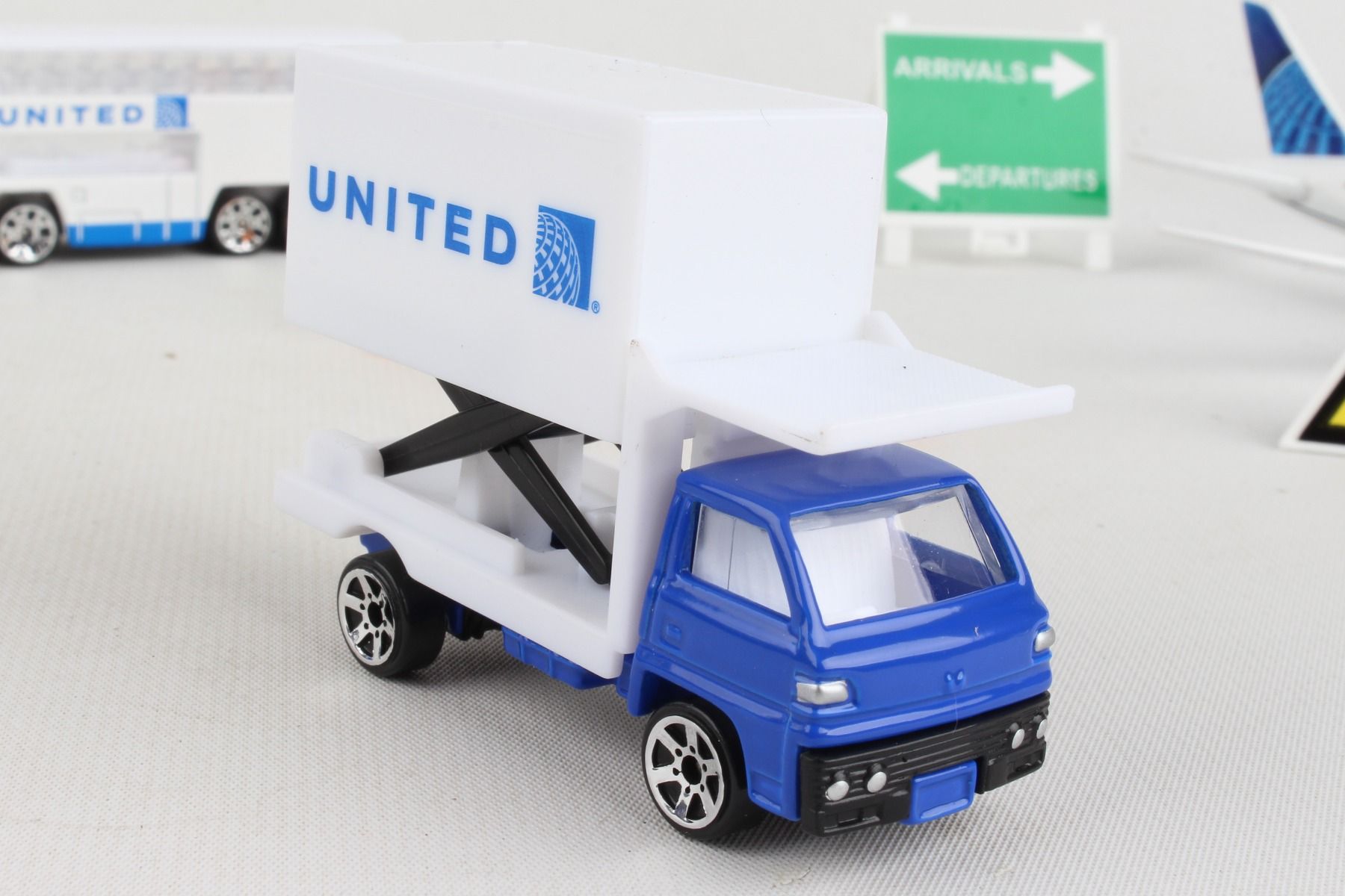 UNITED AIRLINES PLAYSET 2019 LIVERY