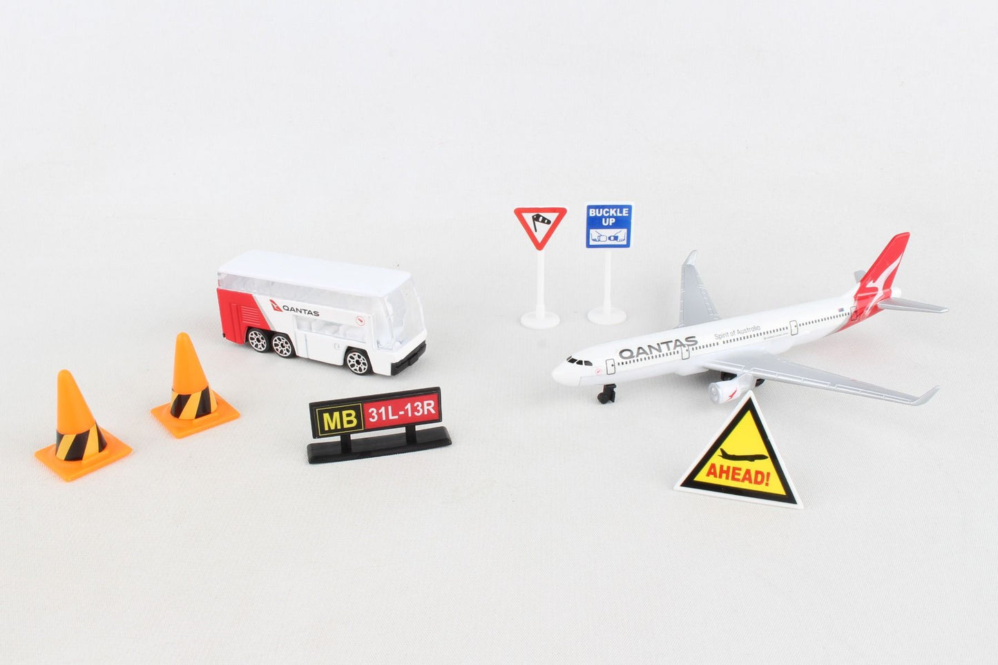 QANTAS SMALL PLAYSET - Sky Crew PTY