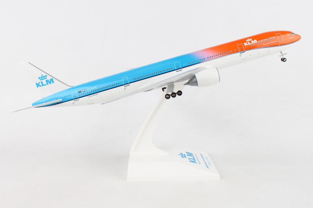 AVIÓN A ESCALA SKYMARKS KLM 777-300ER 1/200 ORANGE PRIDE W/GEAR