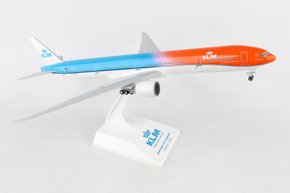 AVIÓN A ESCALA SKYMARKS KLM 777-300ER 1/200 ORANGE PRIDE W/GEAR